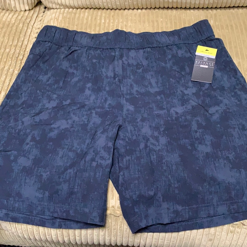 Men’s Active Shorts w/ pockets & Reflective Detail